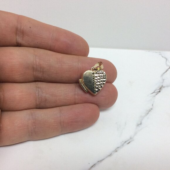 Ladies 10k Yellow Real Gold Heart opening Locket Charm Pendant 2.90 grmas - Picture 4 of 7